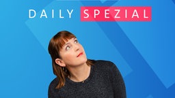 Das Coverbild des Quarks Daily Spezial Podcasts mit Host Marlis Schaum.