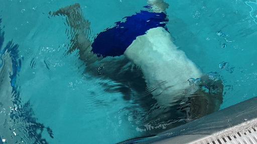 Schwimmer unter Wasser