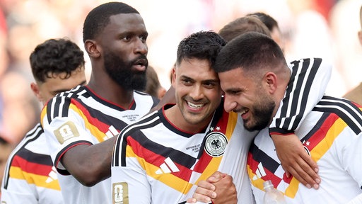 UNdav, Amiri und Rüdiger beim Spiel gegen die Elfenbeinküste